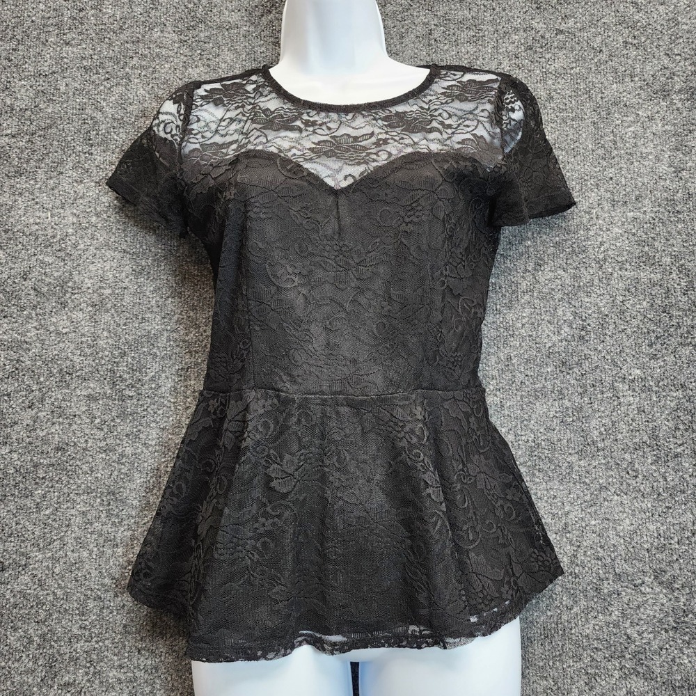 Forever‎ 21 Women's Black Floral Lace Gothic Whimsigoth Romantic Victorian Top M